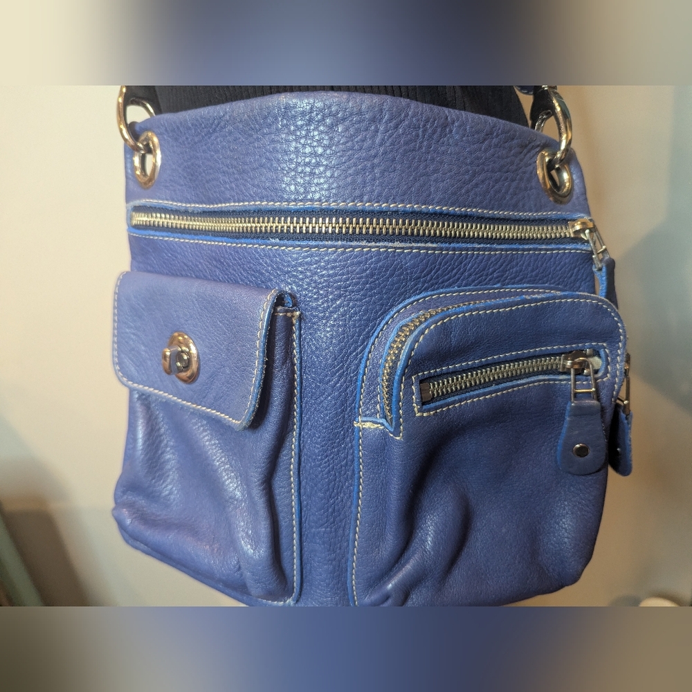 ROOTS CANADA Tribe Village crossbody purple leather bag. Medium - Picture 6 of 13